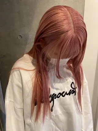 ロング カラー 室谷 侑奈のヘアスタイル