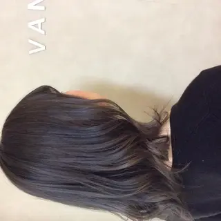 ミディアム 吉田 恒のヘアスタイル