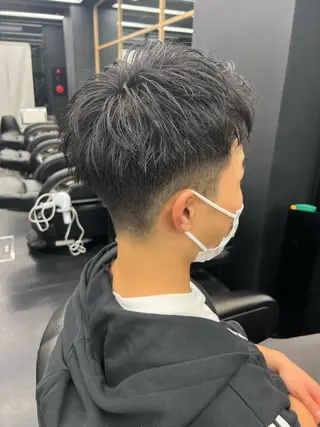 ショート ラヴィザバーバー所属・メンズカット オカムラリョウのヘアスタイル