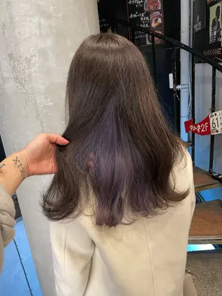 ミディアム ケアブリーチ/ エクステ/レイヤーのヘアスタイル