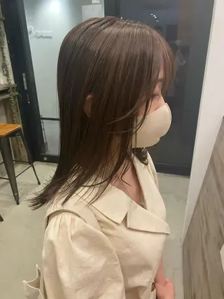 セミロング 鈴木 美紅のヘアスタイル