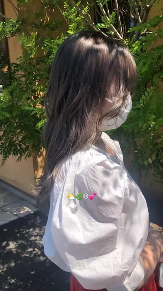 ロング カラー 川元 汐音のヘアスタイル