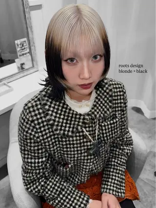 セミロング カラー ura/デザイン/ ハイトーン/個性派のヘアスタイル