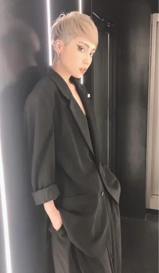 ショート カラー 森本 笑のヘアスタイル