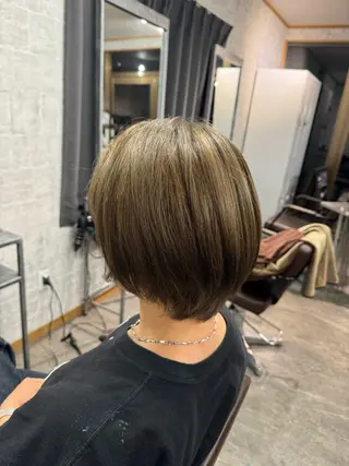 ミディアム カラー lil所属・月館 怜奈のヘアスタイル