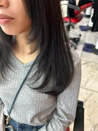 ロング OSHARE DOROBO bis所属・槇野 彪海のヘアスタイル