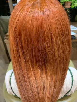 ロング カラー 礒谷 夏帆のヘアスタイル