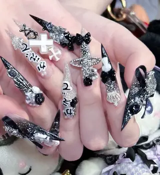 ネイル Miu Miu 🎀 Nailのネイルデザイン