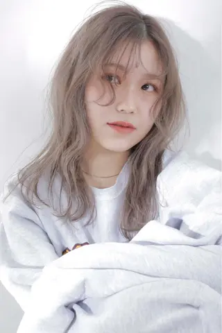 ミディアム しもかわ かほのヘアスタイル