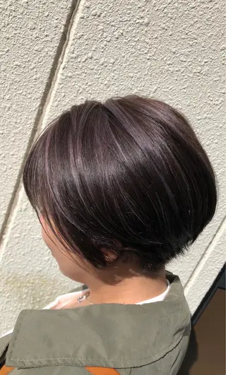 ショート 艶カラー🩵💛 NANAのヘアスタイル