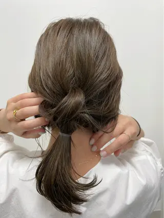 セミロング カラー ヘアアレンジ HARUNA🤍 色持ち良いツヤ髪のヘアスタイル