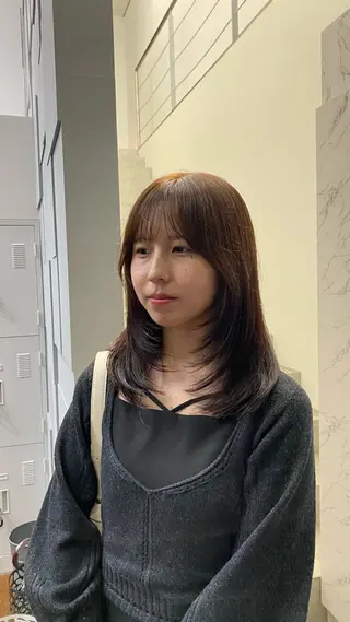 セミロング マツザキ マナトのヘアスタイル