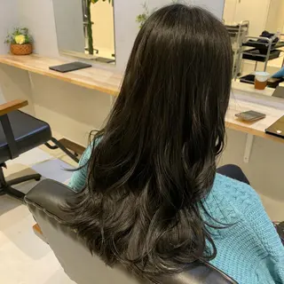 ロング カラー 外山 実咲のヘアスタイル