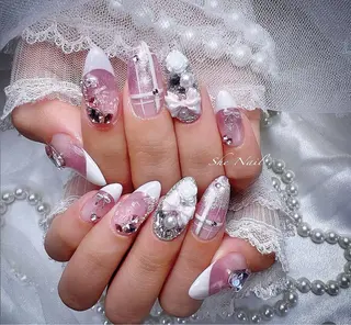 ネイル She_nail所属・ELSA_ Bellaのネイルデザイン