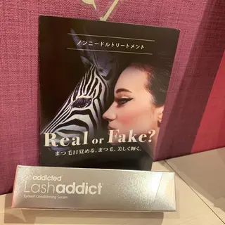 ショート カラー マツエク・マツパ 土谷 優乃のヘアスタイル