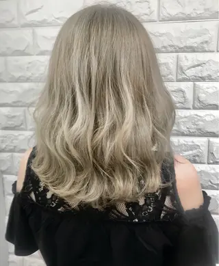 ミディアム カラー 🤍透明感カラー🤍 Moeのヘアスタイル