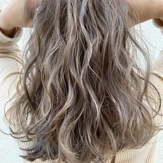 セミロング カラー flocci🌙 フロクシのヘアスタイル