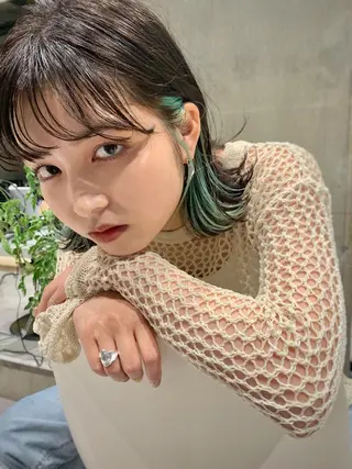 ミディアム カラー iLi所属・iLi 《イリ》のヘアスタイル