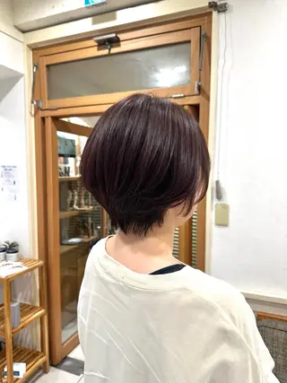 ショート カラー 岡本 葵のヘアスタイル