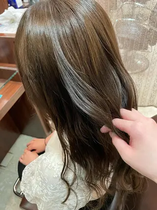 ロング 佐藤 由依/透明感カラーのヘアスタイル