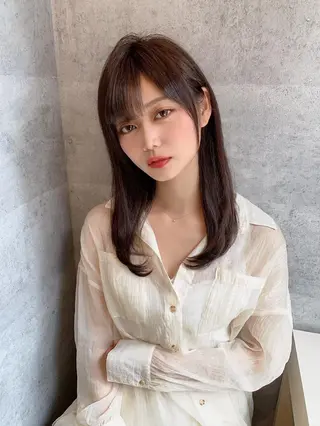 セミロング ＿WHITE鳳店 アンダーバーホワイトのヘアスタイル