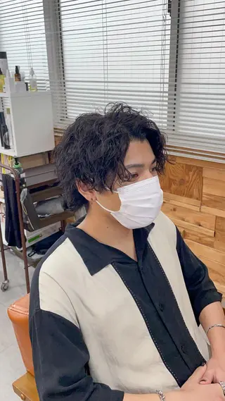 ミディアム パーマ メンズ soin by poshのヘアスタイル