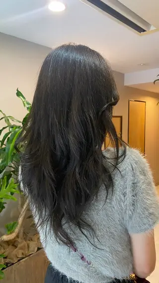 ロング LOuNICA銀座所属・透明感カラー/ カット/安田　伍輝のヘアスタイル