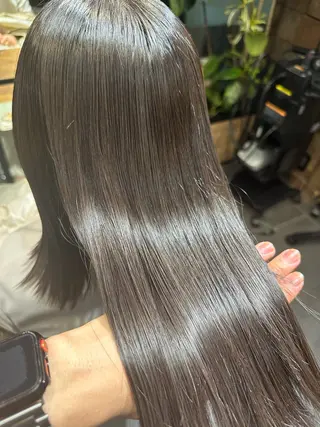 ロング 齊藤政太 顔周り カット 透明感カラーのヘアスタイル