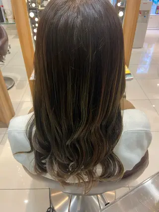 セミロング カラー なつな/ 透明感カラーのヘアスタイル