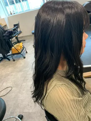 セミロング ヨシミ カズヤのヘアスタイル