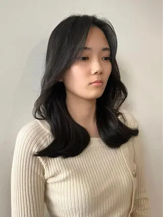 ミディアム 韓国ヘア レイヤーカットのヘアスタイル