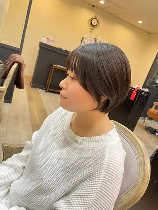 ショート カラー 松尾 遥花のヘアスタイル