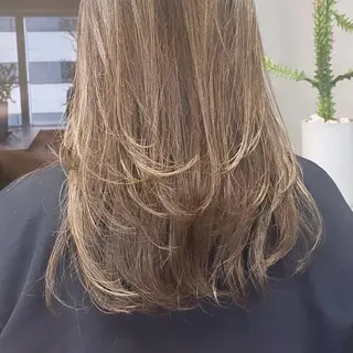 セミロング Rui/透明感カラー 暖色/レイヤーカットのヘアスタイル