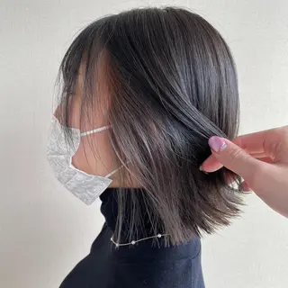 ミディアム カラー 切りっぱなしボブ/ 蒲生四丁目/伊藤瑠唯のヘアスタイル