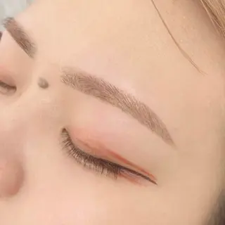 アイブロウ LEV.(レヴ)草加 梶原彩冬美のマツエク・マツパデザイン