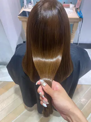 セミロング 髪質改善　縮毛の達人 矢井由真のヘアスタイル