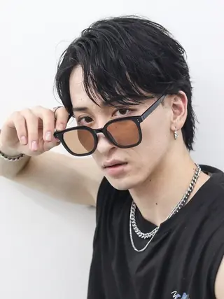 メンズ 西口徒歩20秒 寒色 カラーミディアムヘアのヘアスタイル