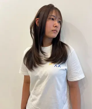 セミロング LAKING　SHIGA所属・田中 亜弥のヘアスタイル