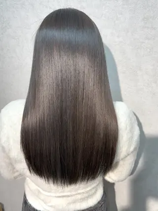 セミロング 乾かすだけで艶髪に✨ 美髪矯正⭐️難波駅のヘアスタイル