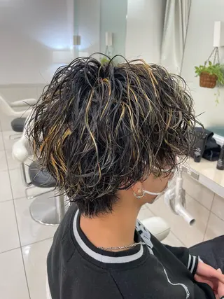 カラー パーマ メンズ 崎山 紗吏のヘアスタイル