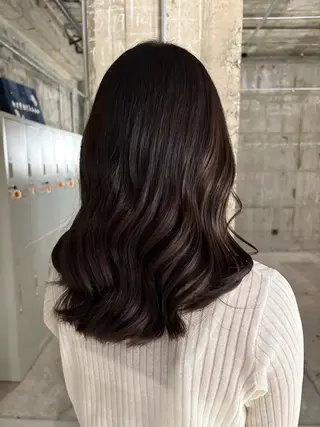 セミロング 玉置 七海のヘアスタイル