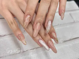 セミロング SyiSyu なんば本店のネイルデザイン