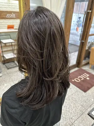ミディアム nico. Julieのヘアスタイル
