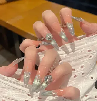 ネイル Miu Miu 🎀 Nailのネイルデザイン