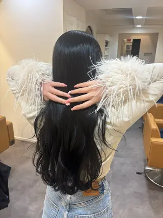 ロング カラー 栗林 茉那のヘアスタイル