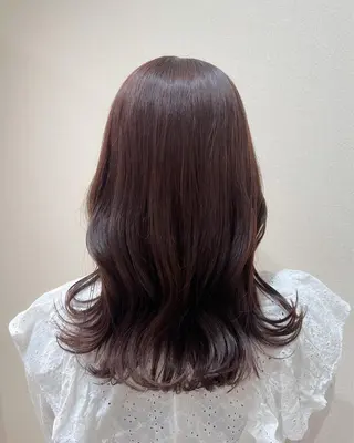 ミディアム mina .のヘアスタイル