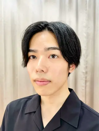 ショート メンズ MEN’S BEAUTY CAFÉ × Vingt-cinq所属・オンリーケア バイヴァンサンクの眉毛・アイブロウイメージ
