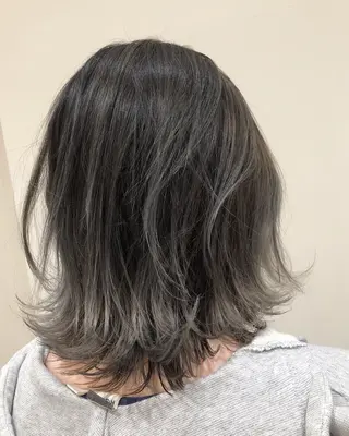 ミディアム 岸 保奈美のヘアスタイル