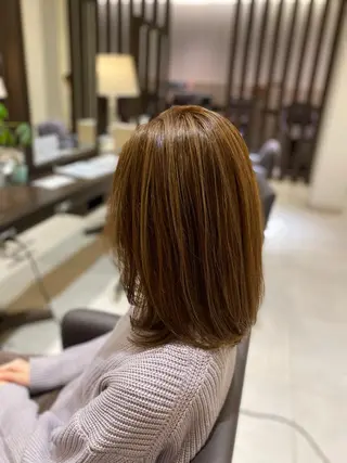 ミディアム エイジングケア、白髪 ぼかしヒキマカイトのヘアスタイル