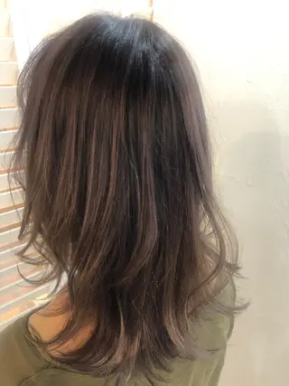 セミロング カラー 髪質改善&ブリーチ 伊勢 祐一郎のヘアスタイル